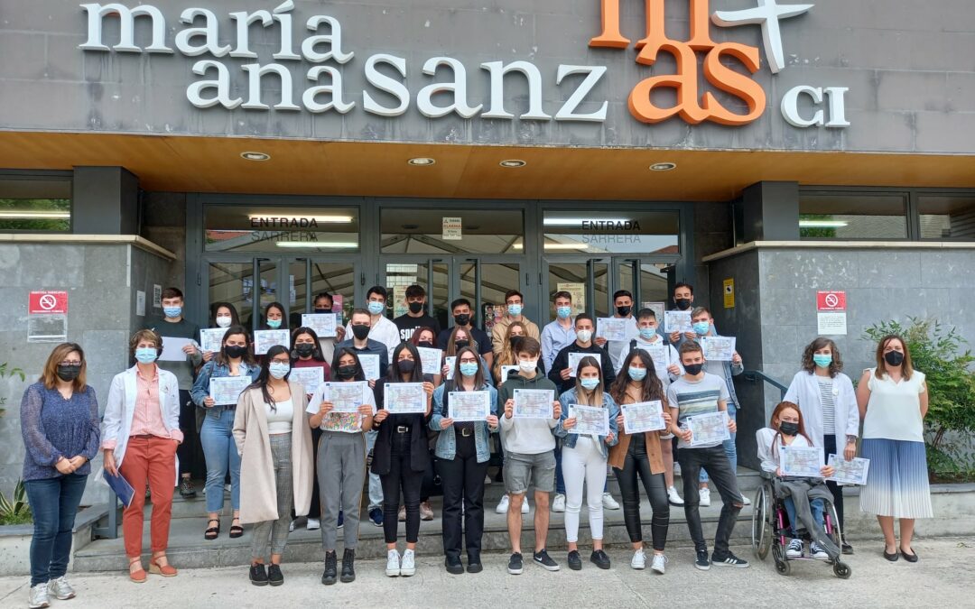 El alumnado de primer curso del ciclo de Grado Superior de Marketing y Publicidad y de Gestión de Ventas y Espacios Comerciales del C.I. María Ana Sanz